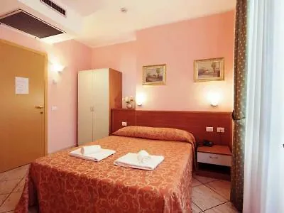 Hotel Brianza Милан